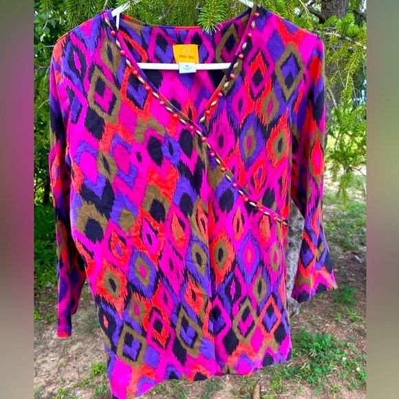 Ruby Road Triangular Designed Top, Size Medium - Picture 1 of 3